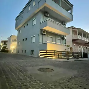 rezervați aici